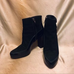 Women’s Tod's Black Suede w/ Lthr.Ankle Boots Sz.39 1/2